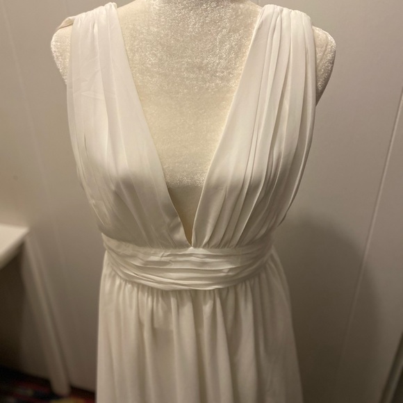Beautiful Grecian Goddess Dress - Picture 2 of 12